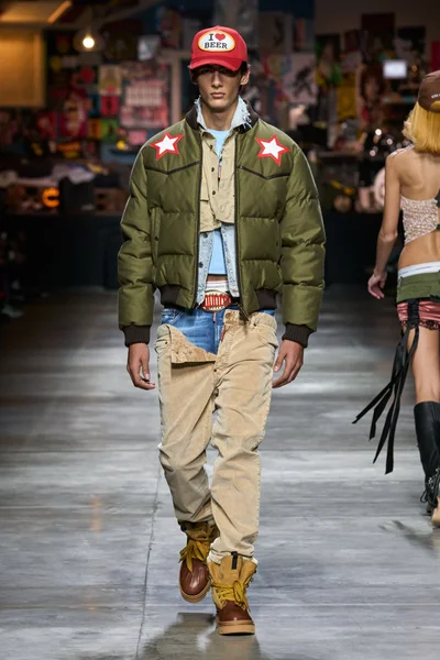 Look 40